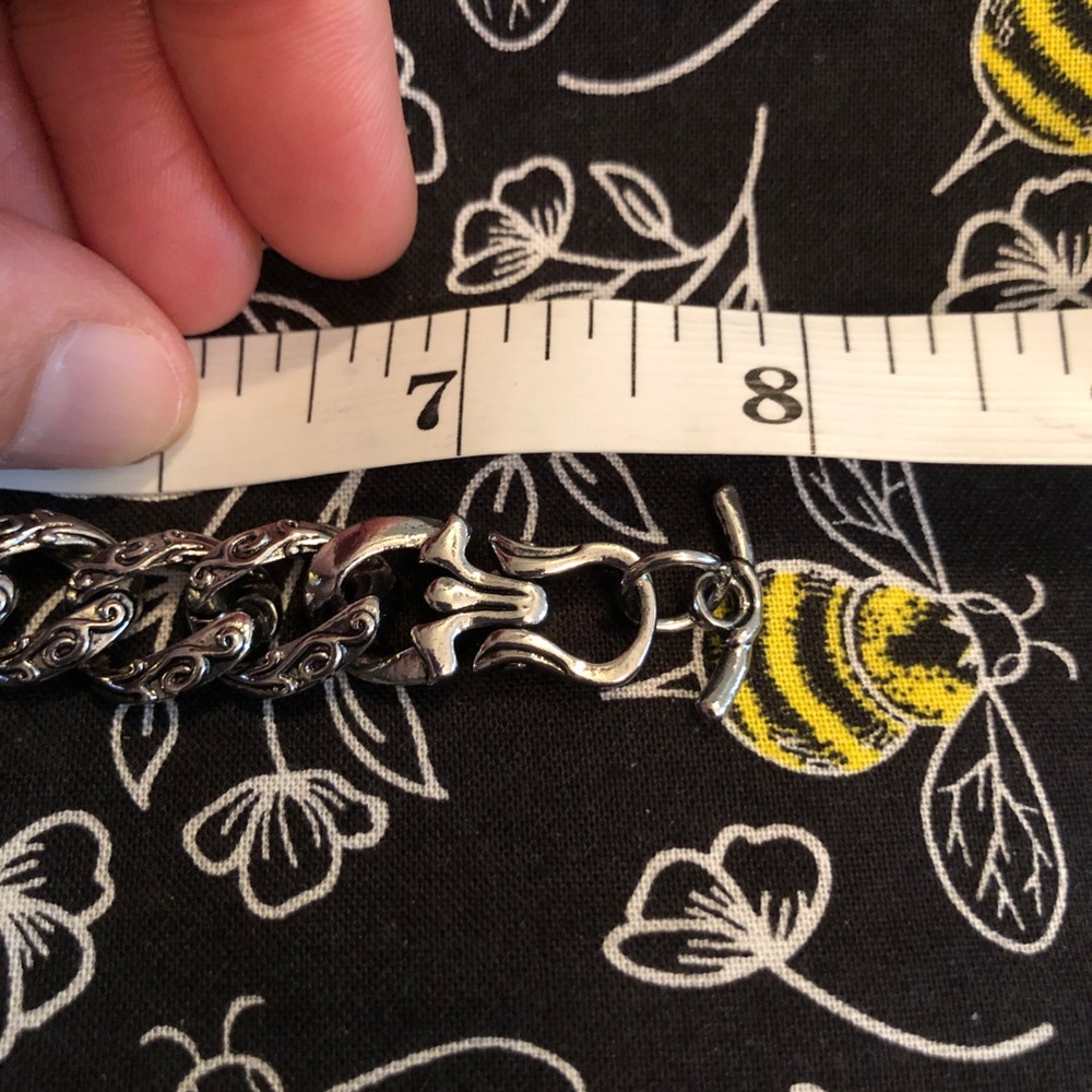 Silver Tone Tiger Head Bracelet - Picture 8 of 8